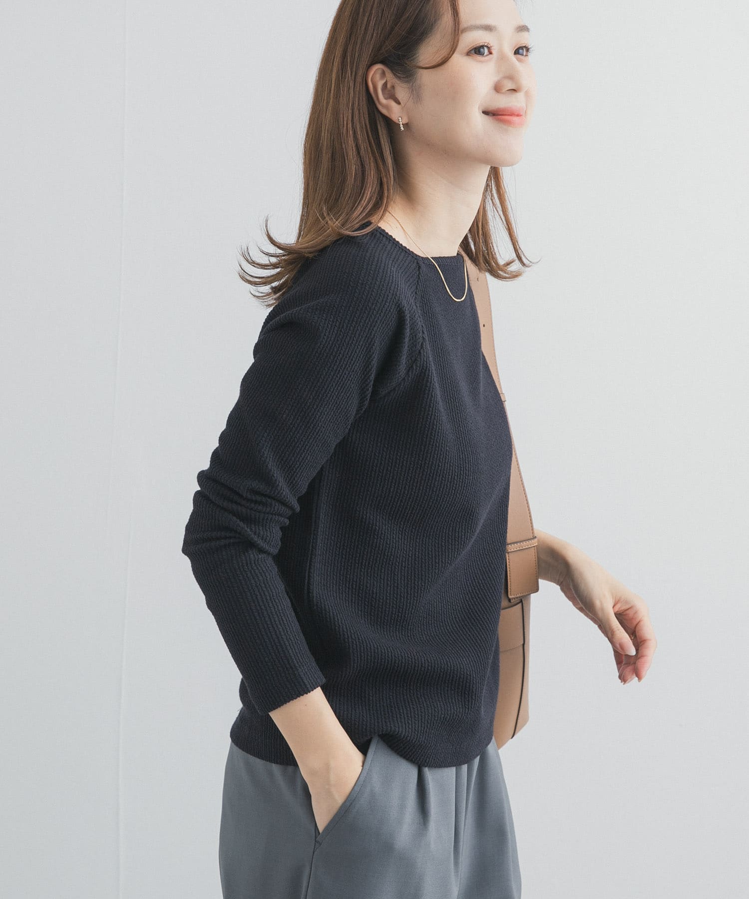 スクエアネックプルオーバー