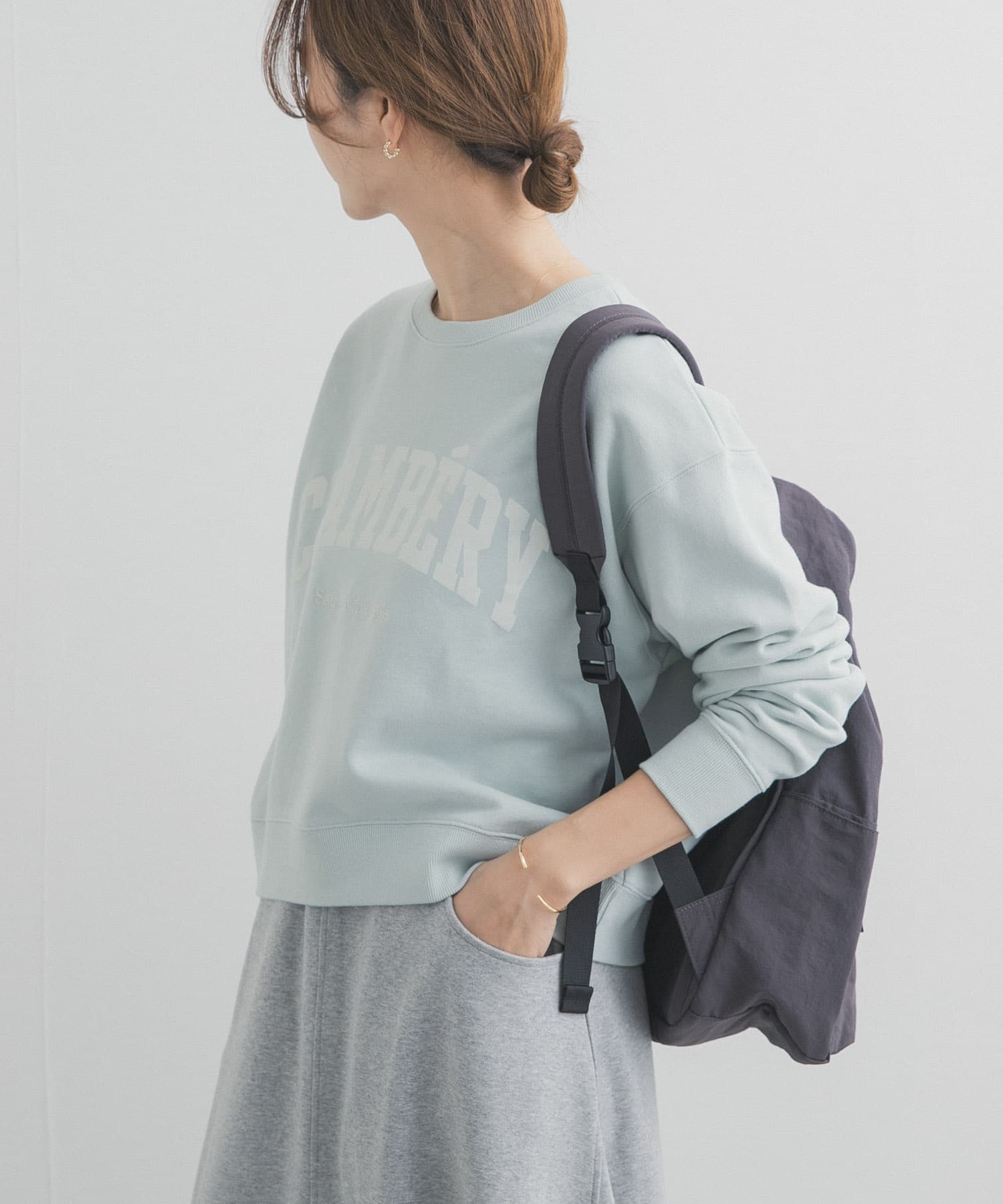 カレッジロゴ刺繍スウェット