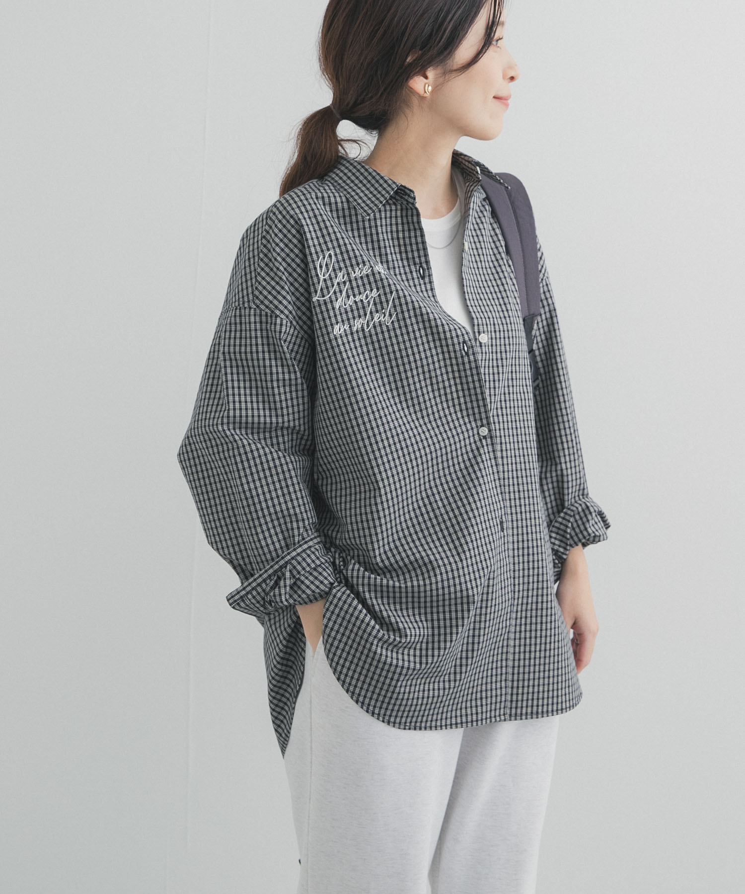 刺繍チェックシャツ