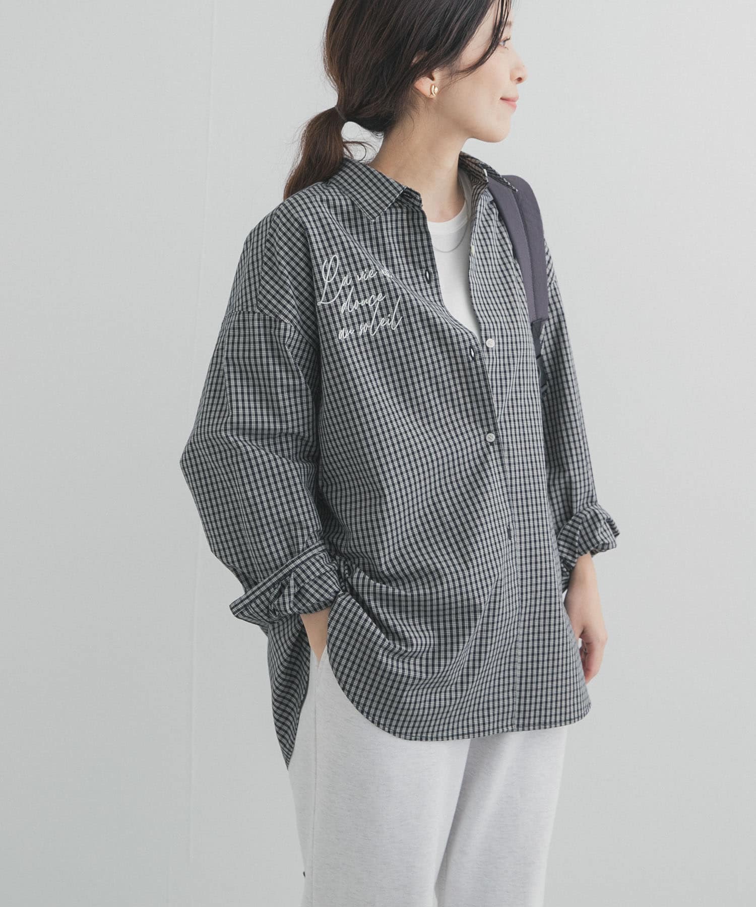 刺繍チェックシャツ