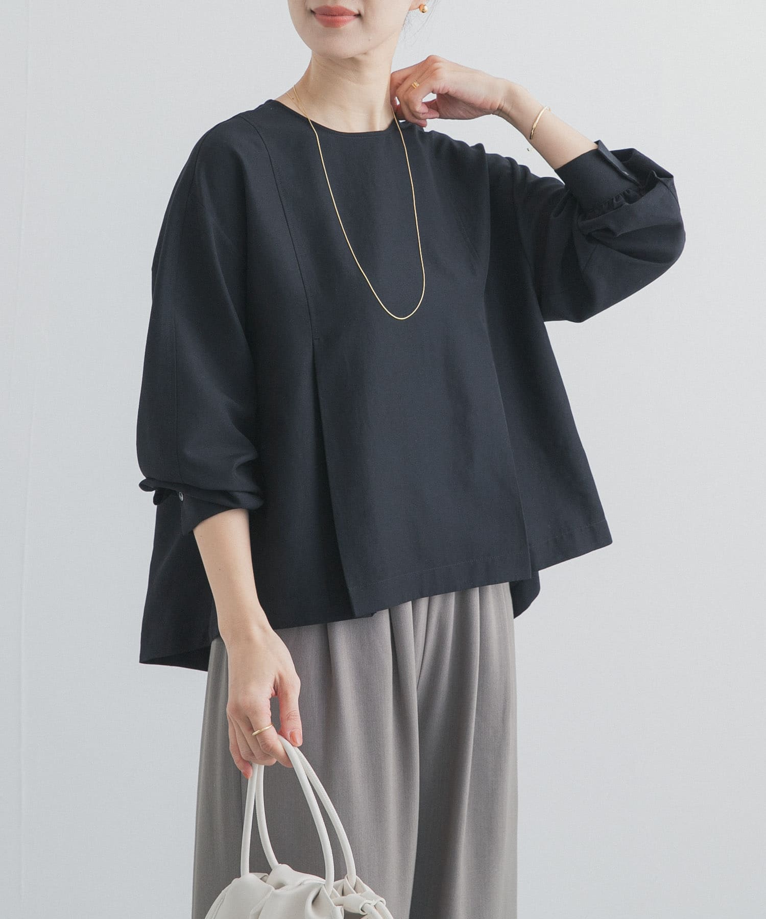 タックフレアペプラムブラウス