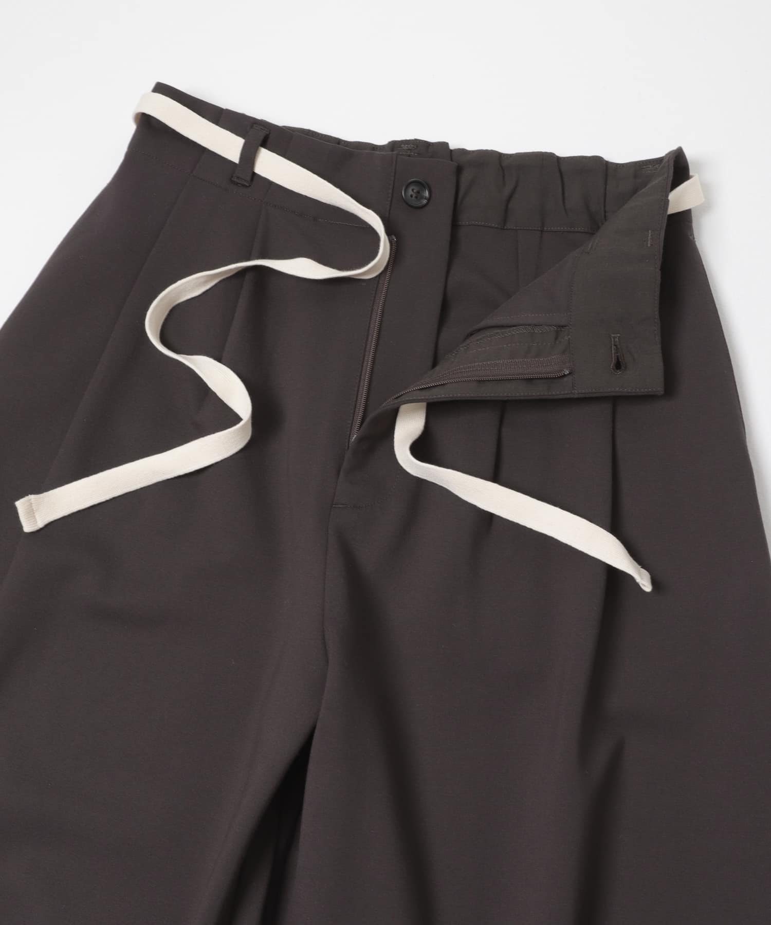 ウエストリボンカットカーブパンツ BROWN S