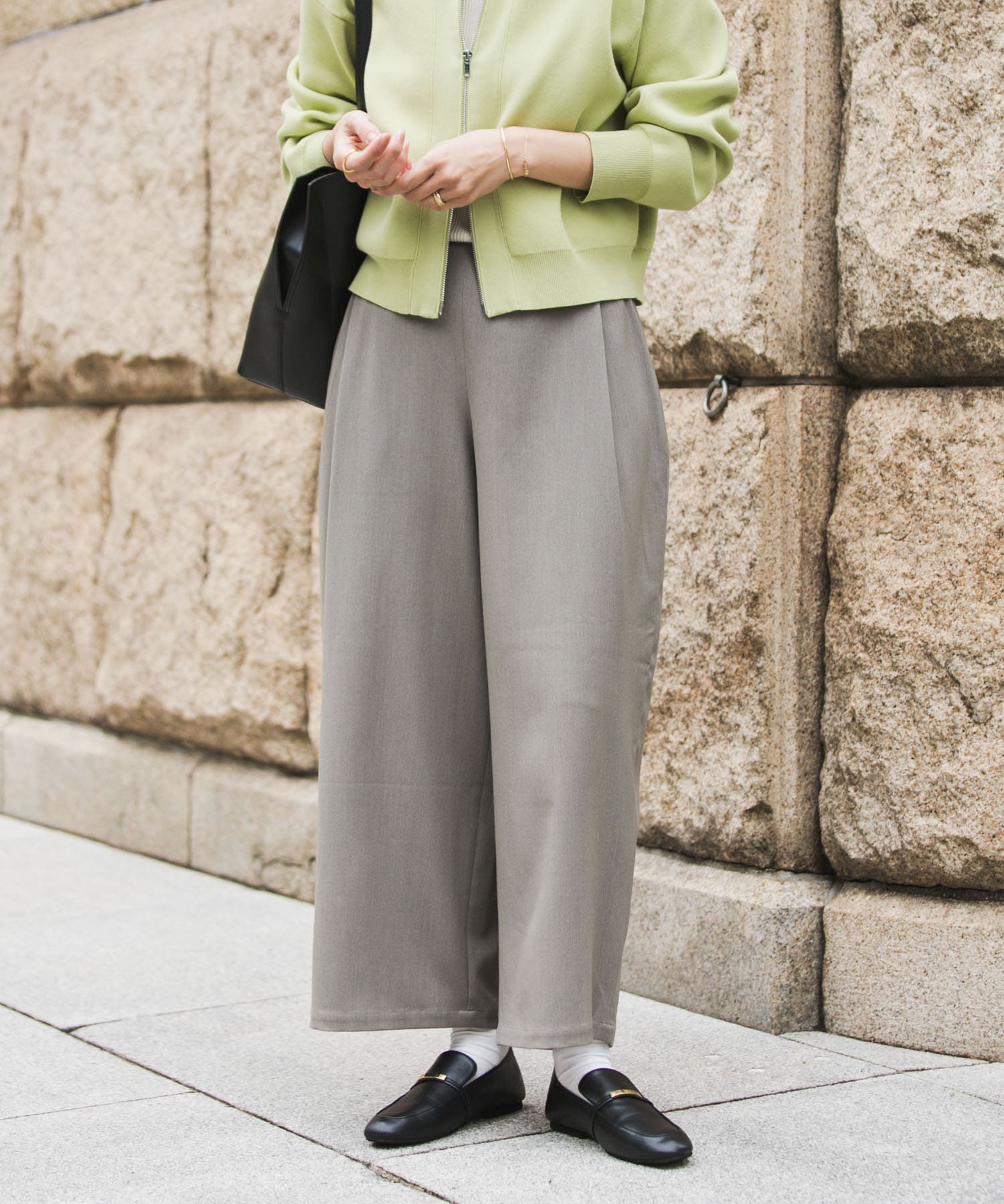 『UR TECH』完声9分丈ワイドパンツ