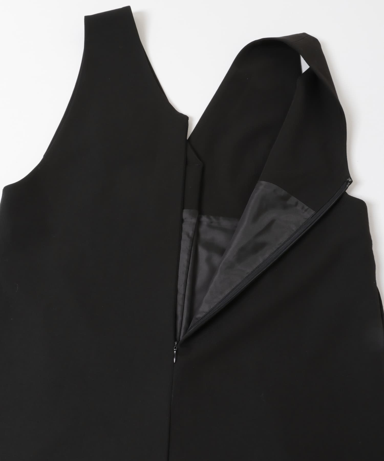 Vネックタックオールインワン BLACK S