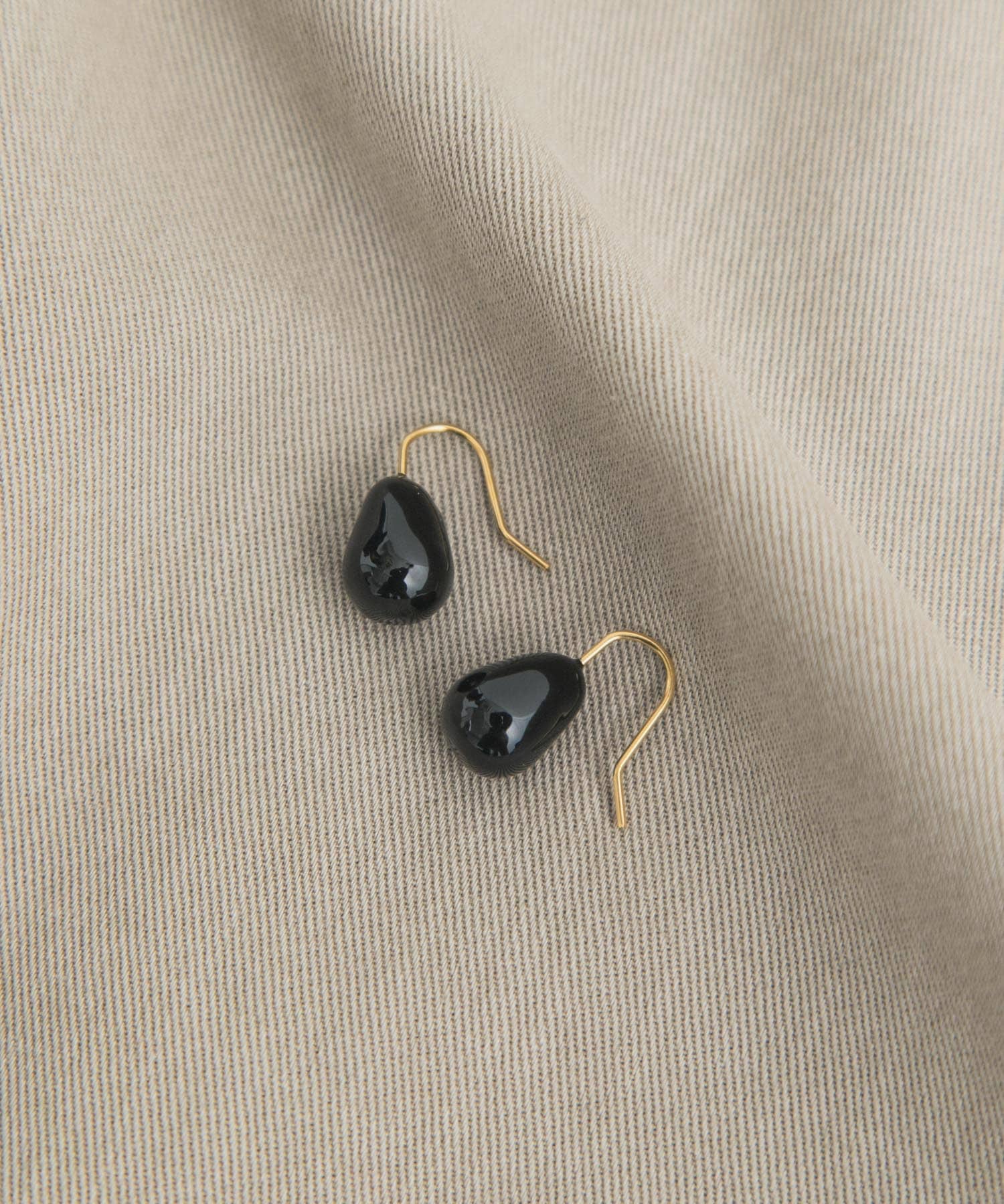 カラーオーブドロップピアス BLACK One