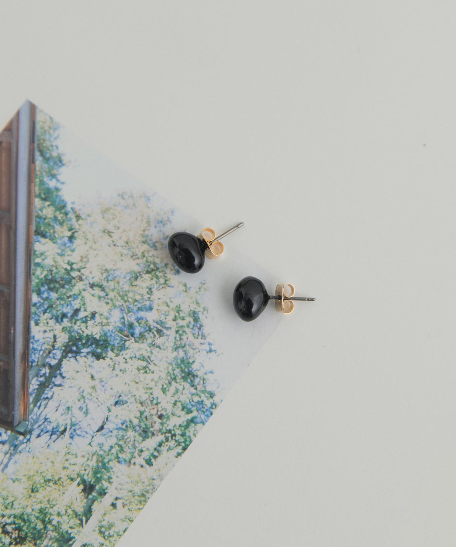 カラーオーブピアス BLACK One