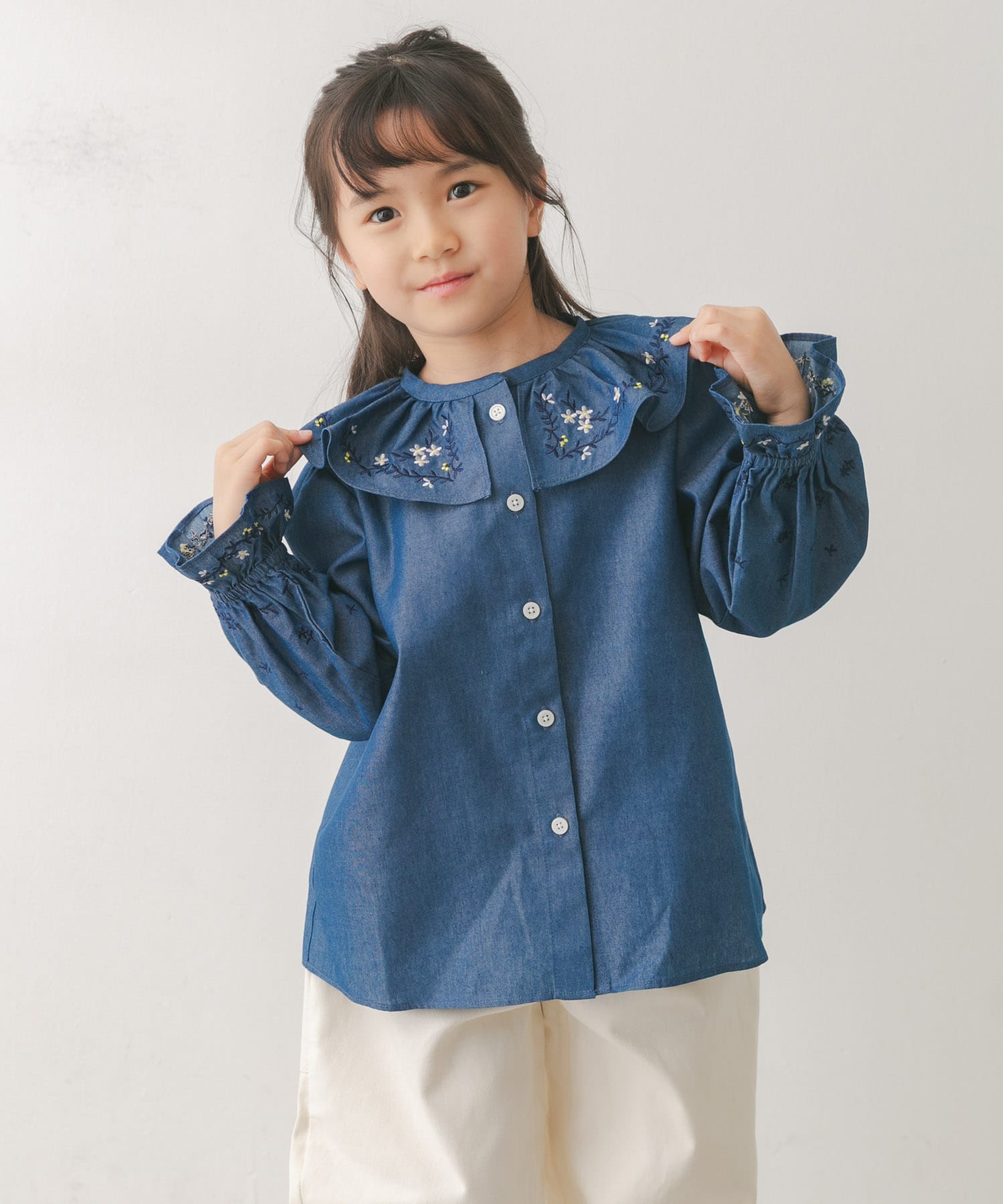 150サイズあり』フリルカラー刺繍ブラウス(KIDS)(120(115-125) BLUE