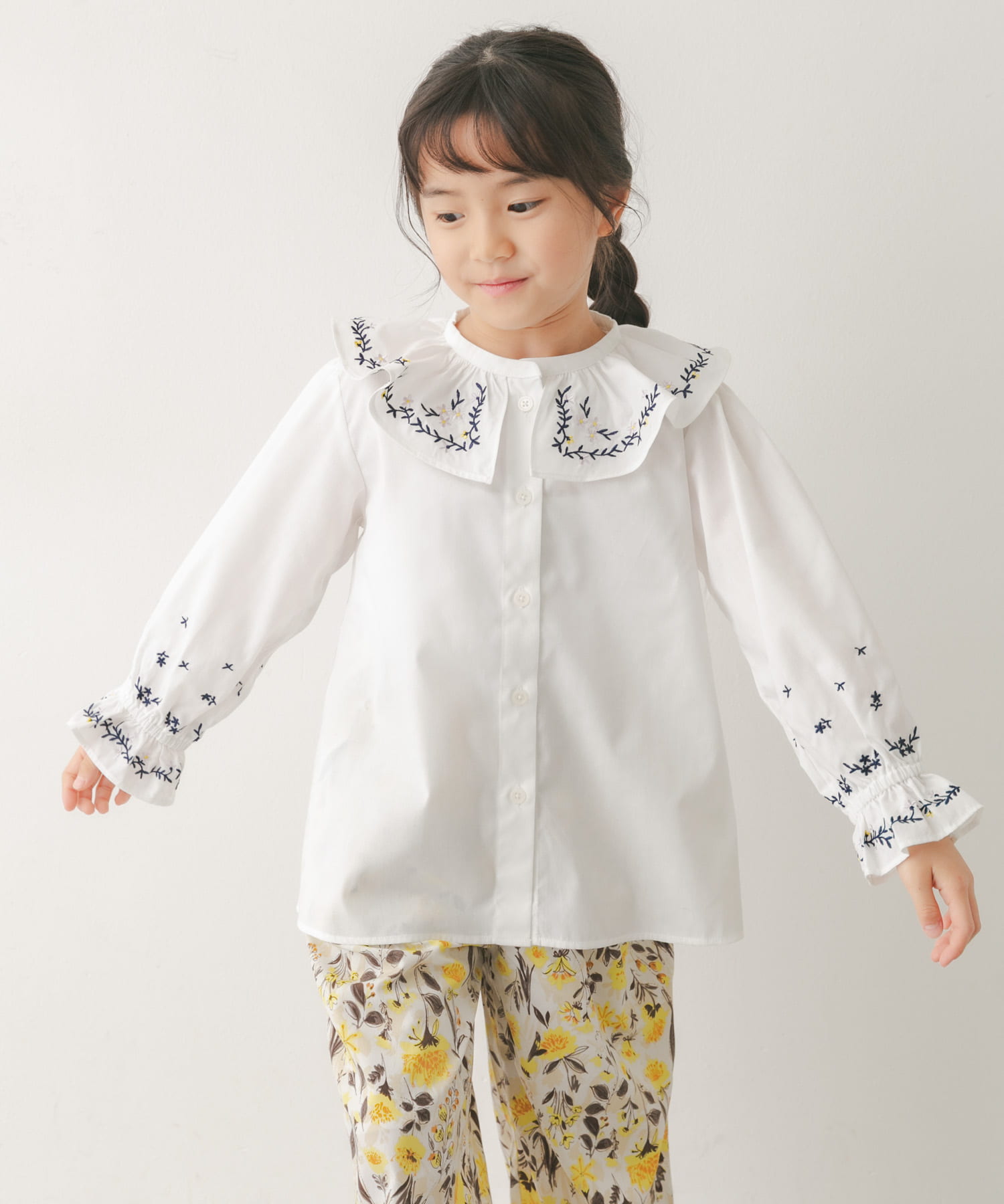 『150サイズあり』フリルカラー刺繍ブラウス(KIDS)