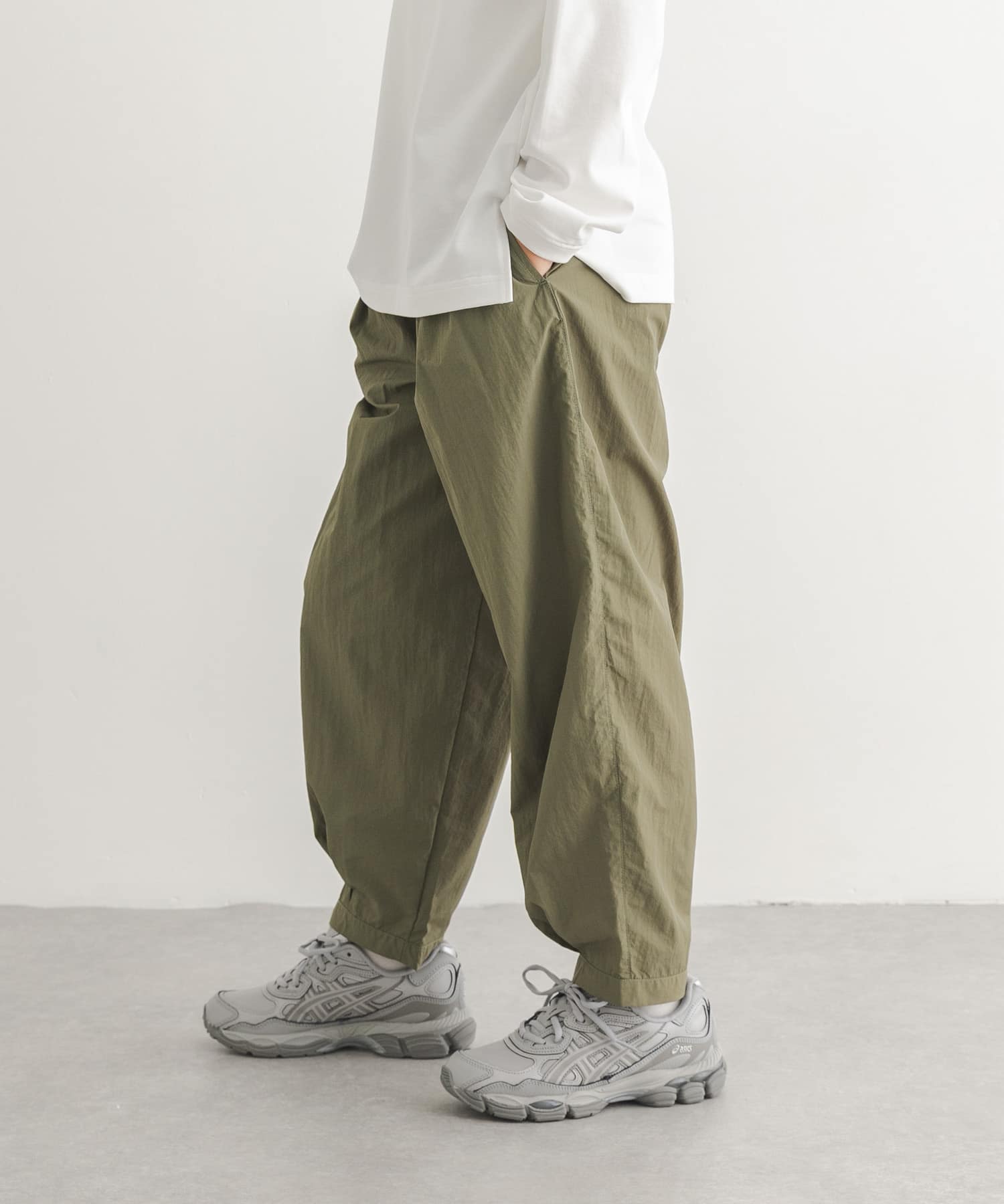 KHAKI