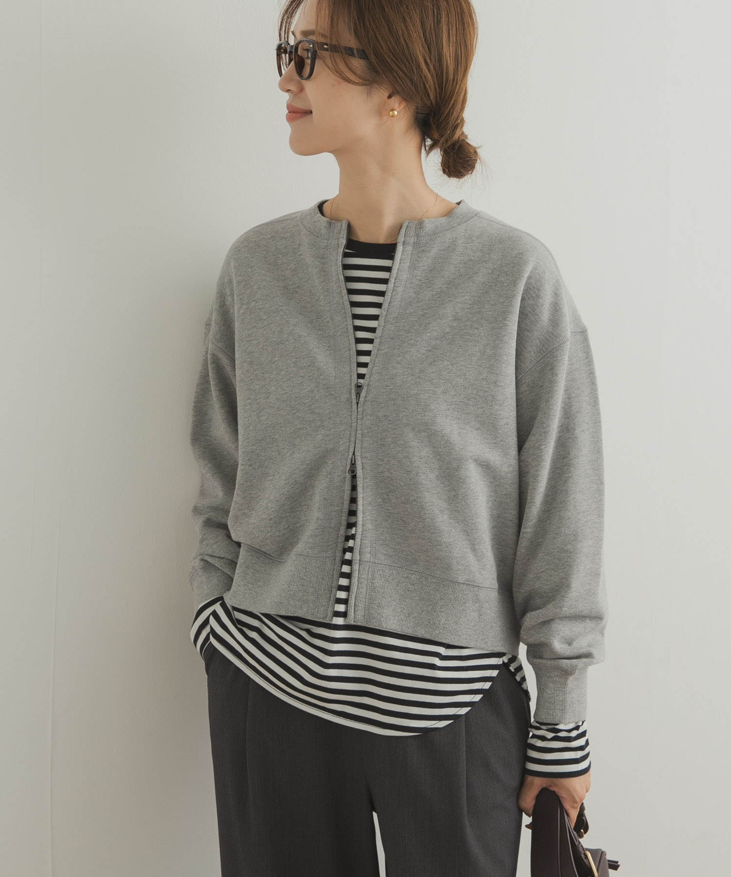GRAY