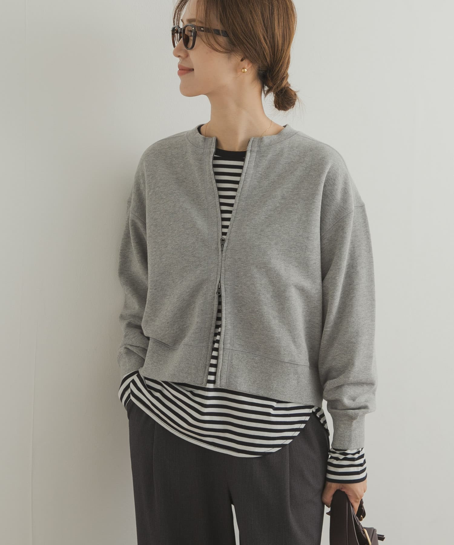 GRAY