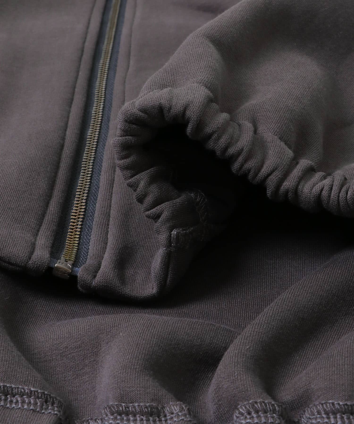 ダンボールZIPカーディガン CHARCOAL M