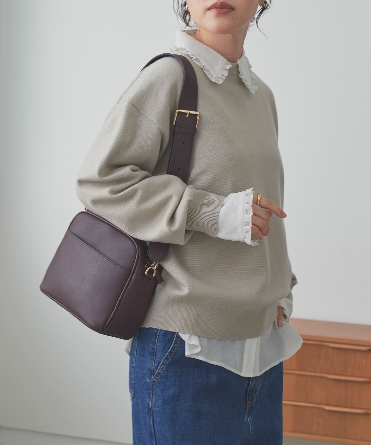 フリルカラーブラウス OFF M