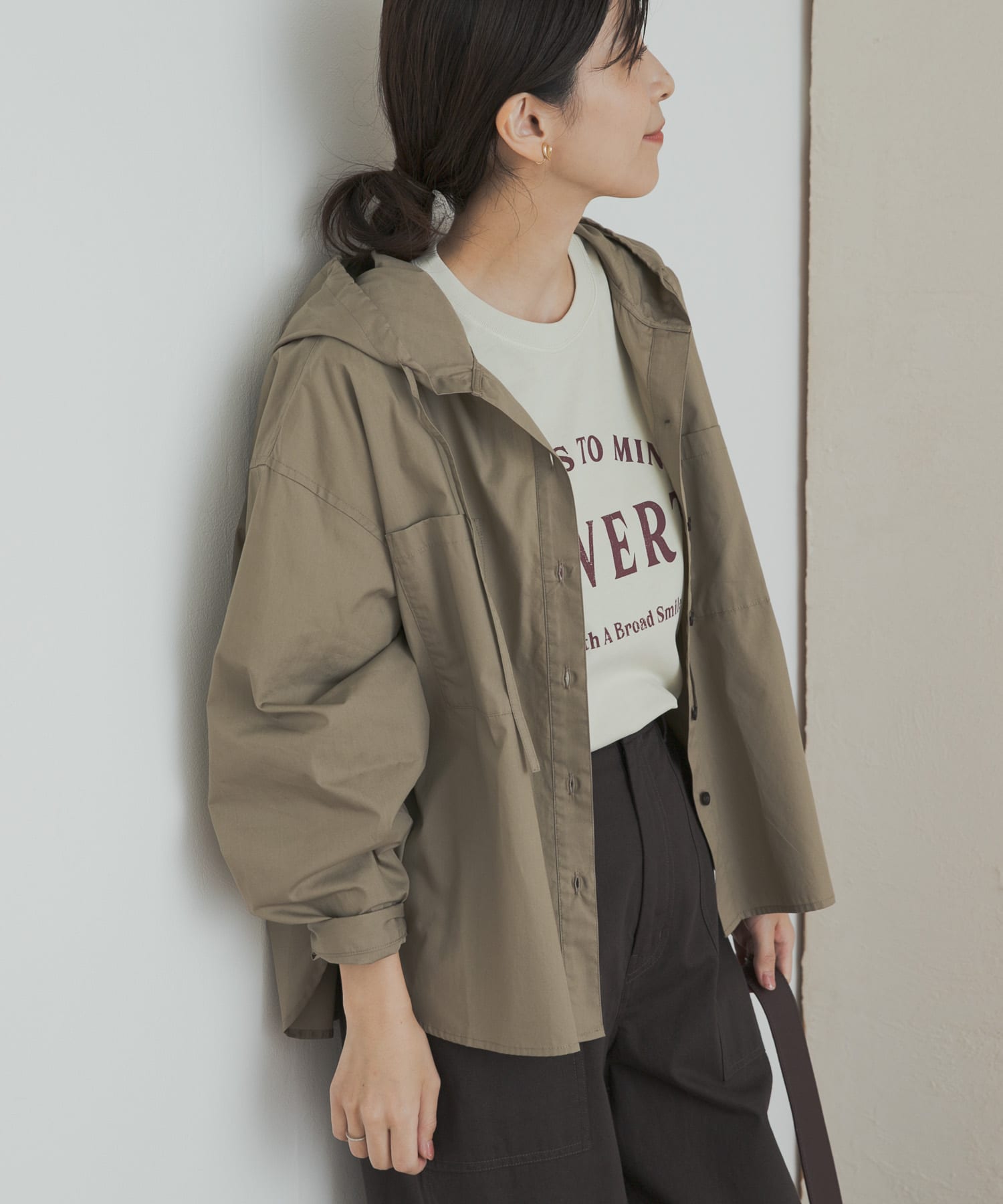 フーディーシャツ