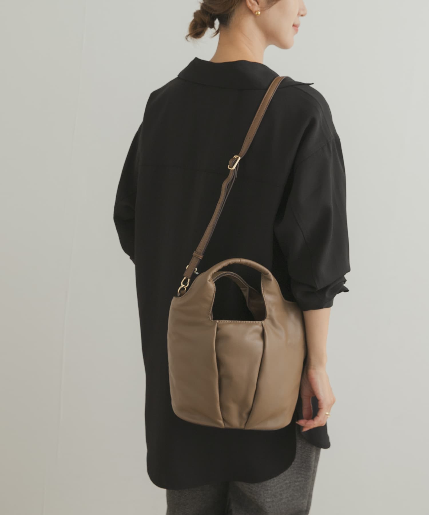 パファーハンドルバッグ BROWN one