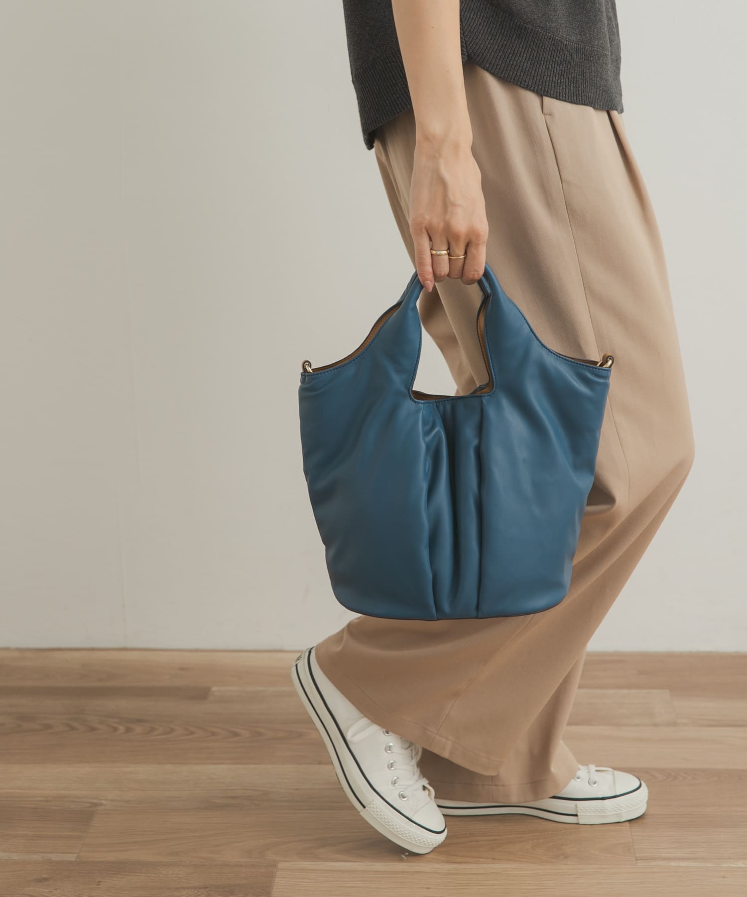 パファーハンドルバッグ BLUE one