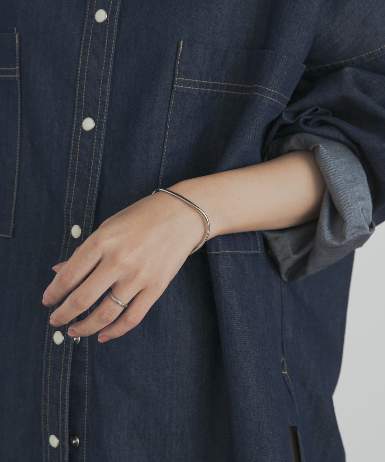 ウェーブバングル