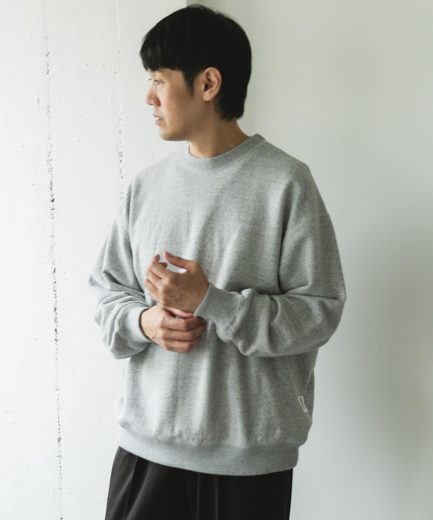 TOP GRAY