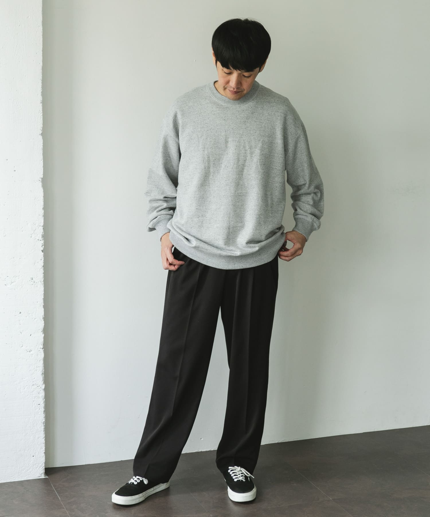 TOP GRAY