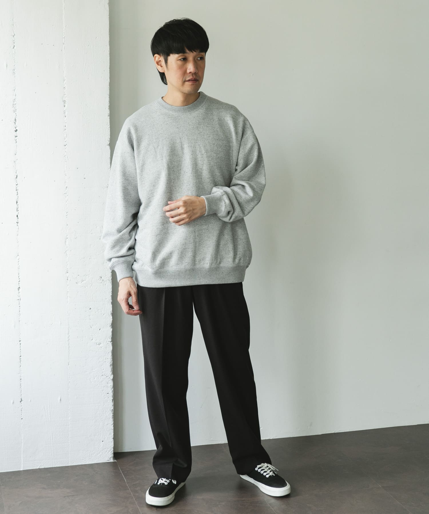 TOP GRAY