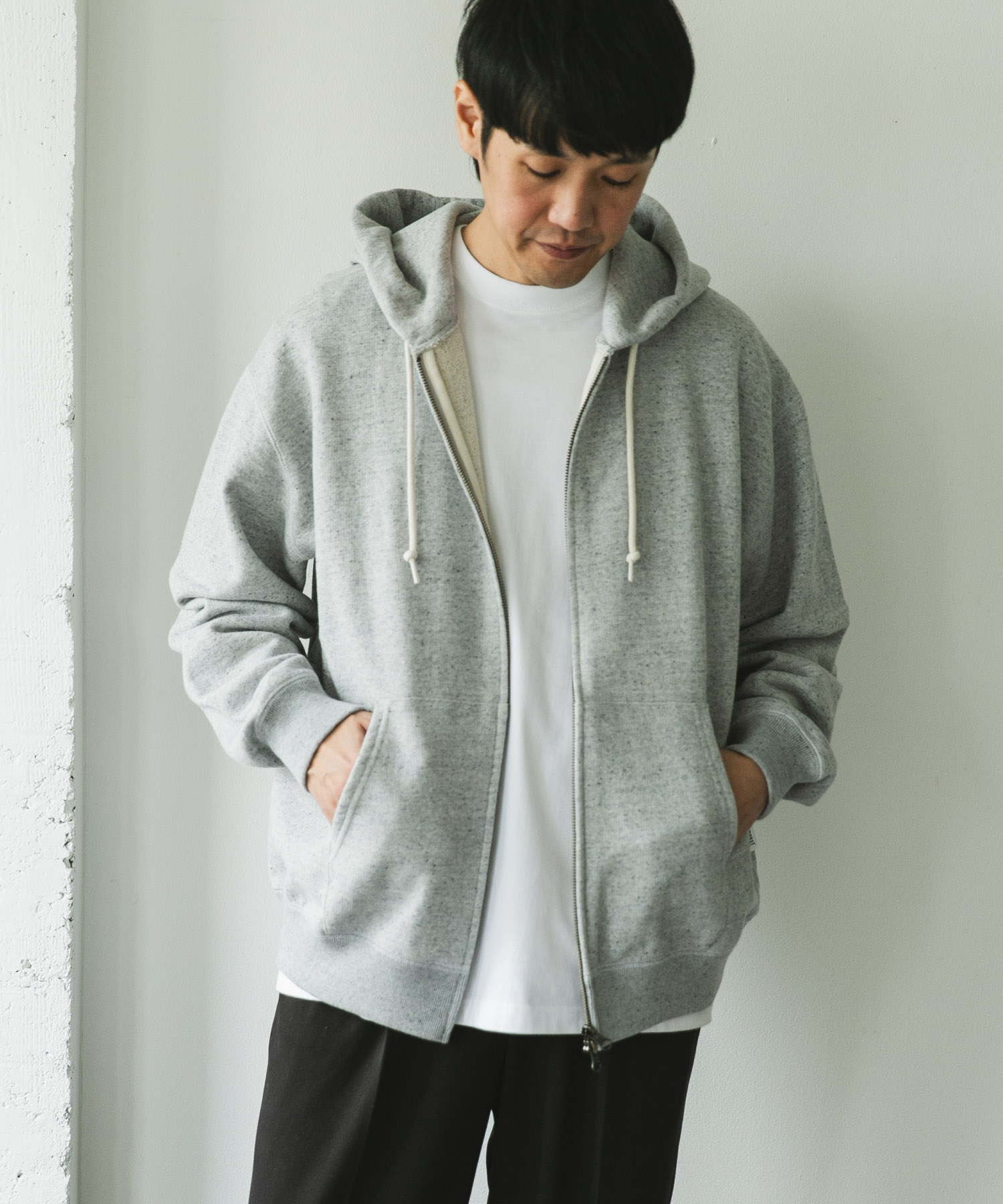 TOP GRAY