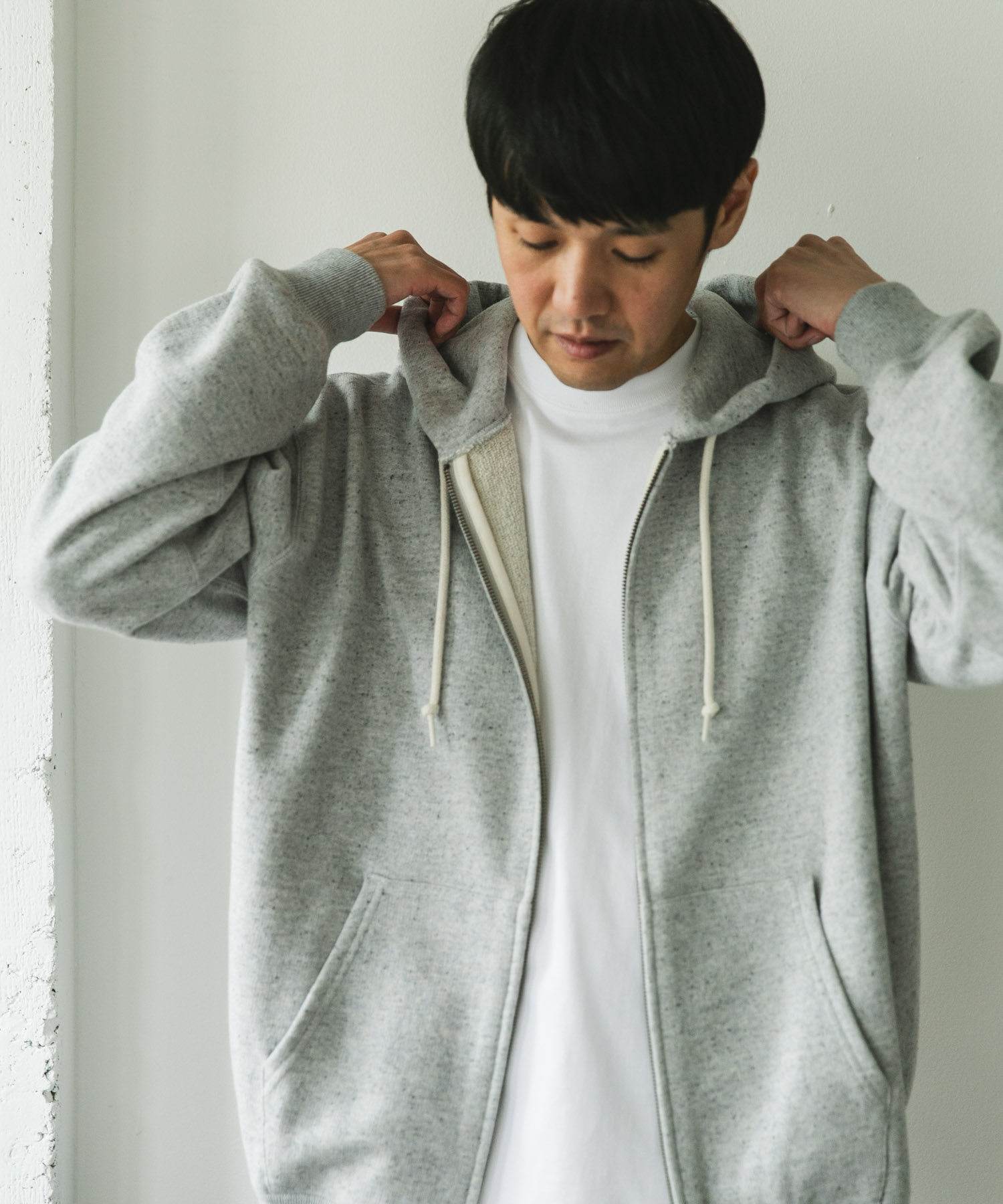 TOP GRAY