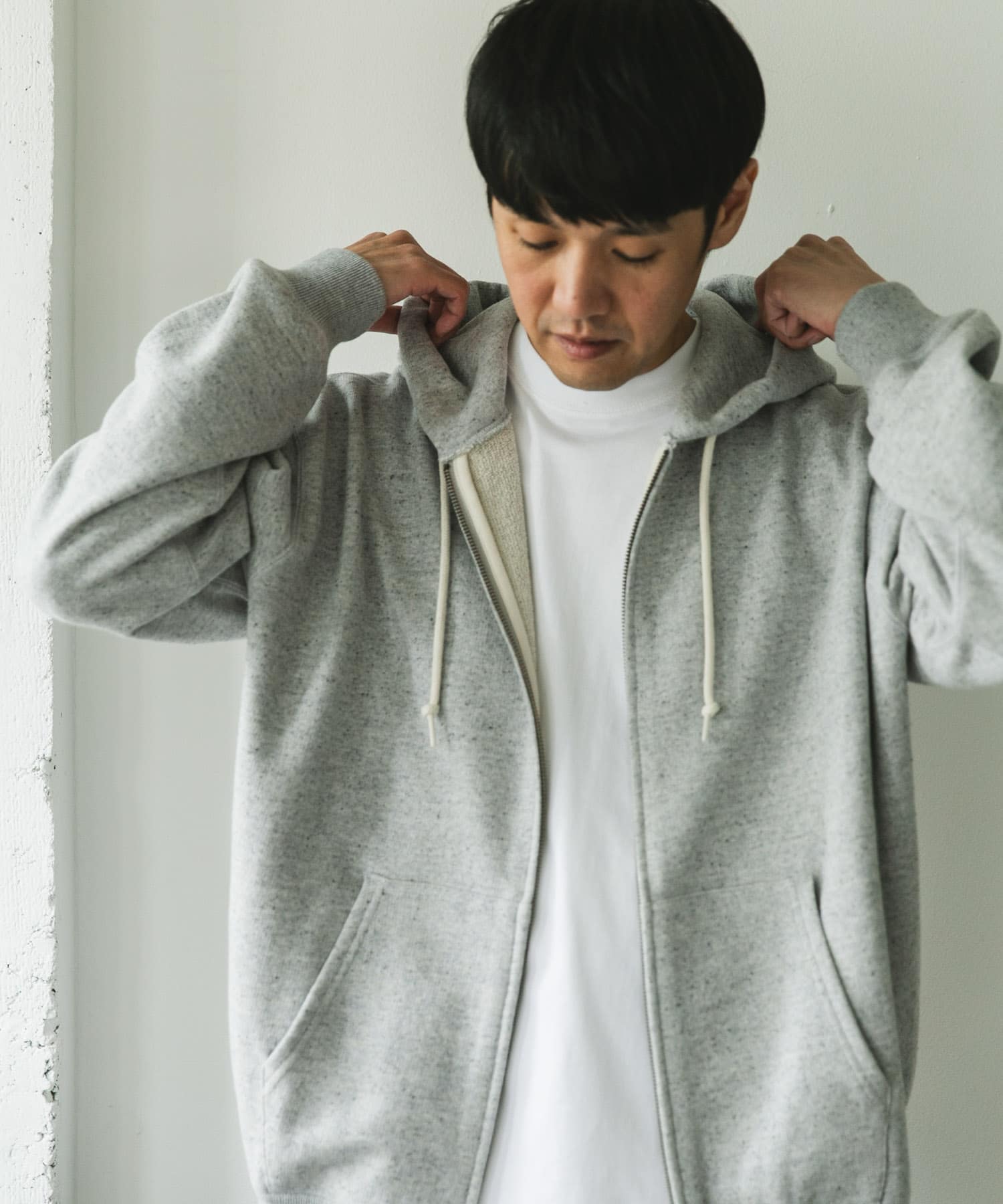 TOP GRAY