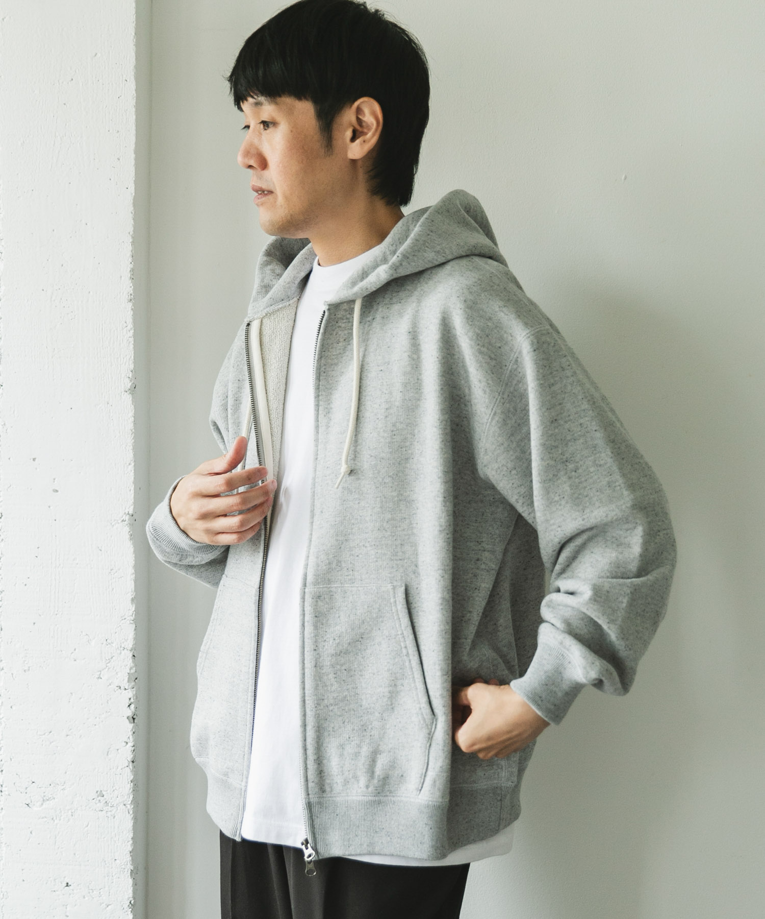 TOP GRAY