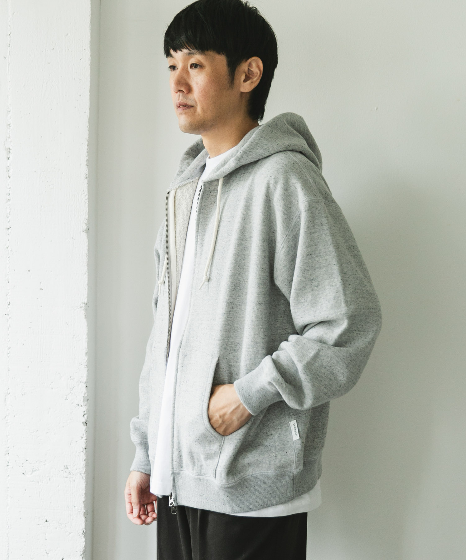 TOP GRAY