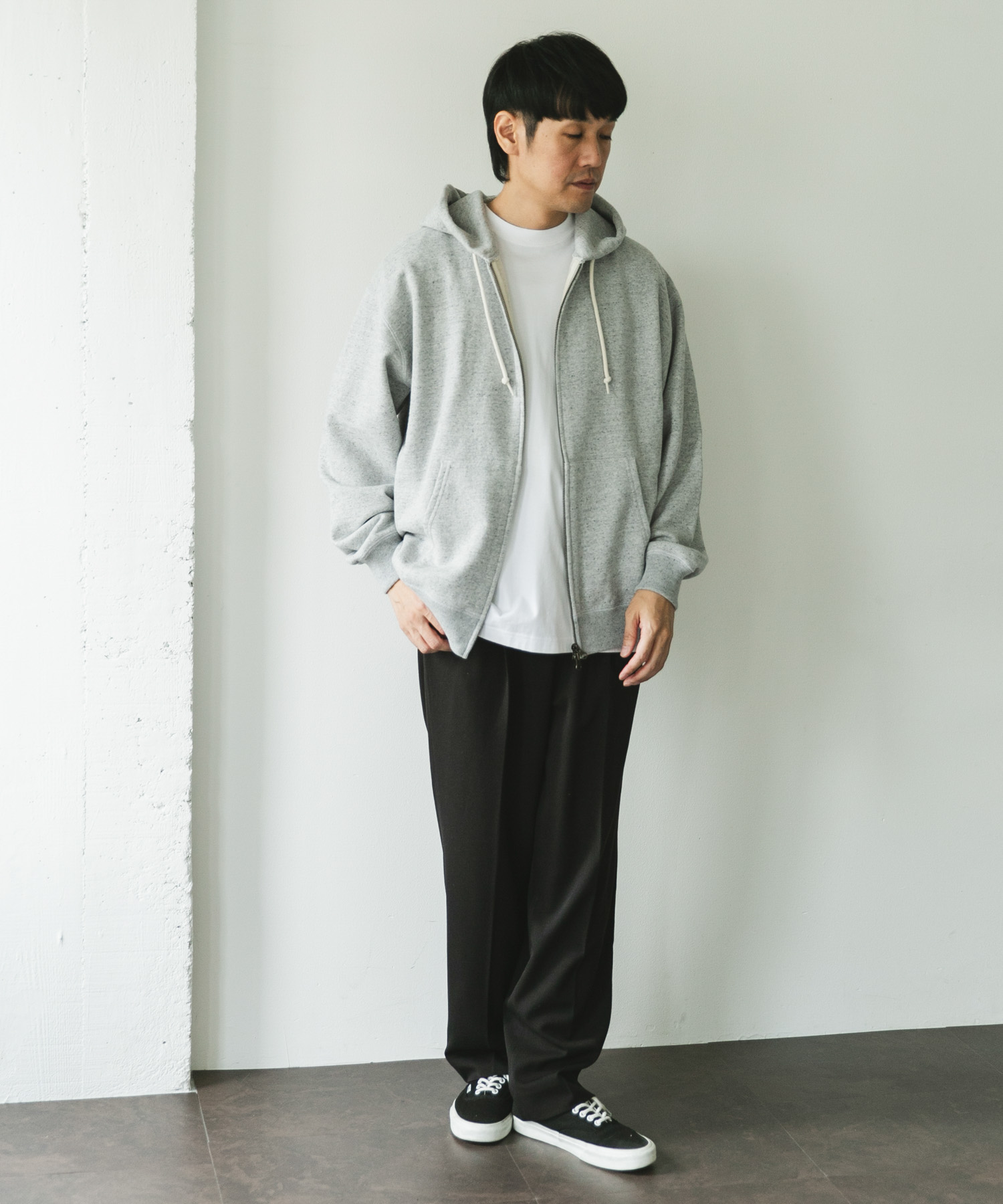 TOP GRAY