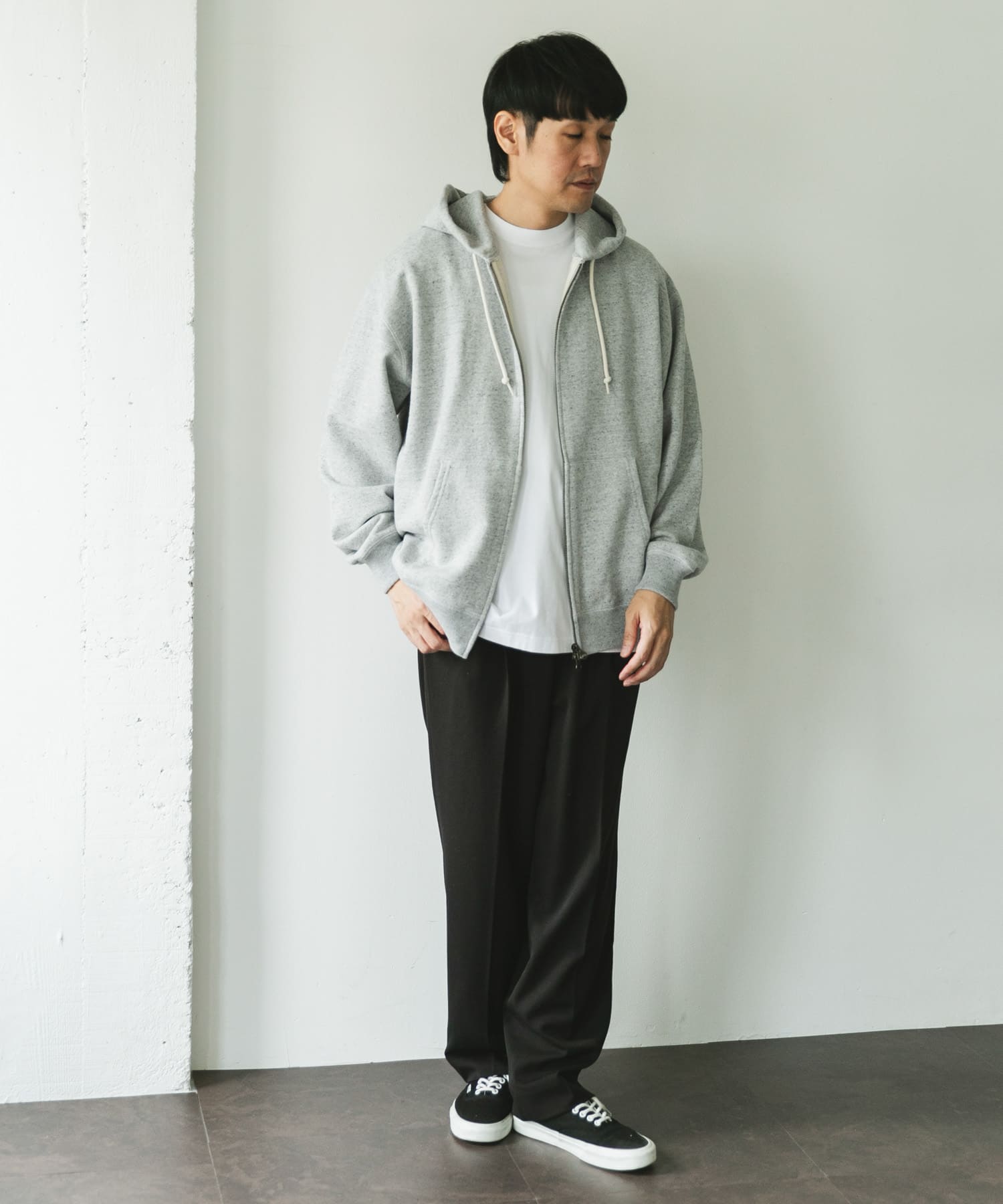 TOP GRAY