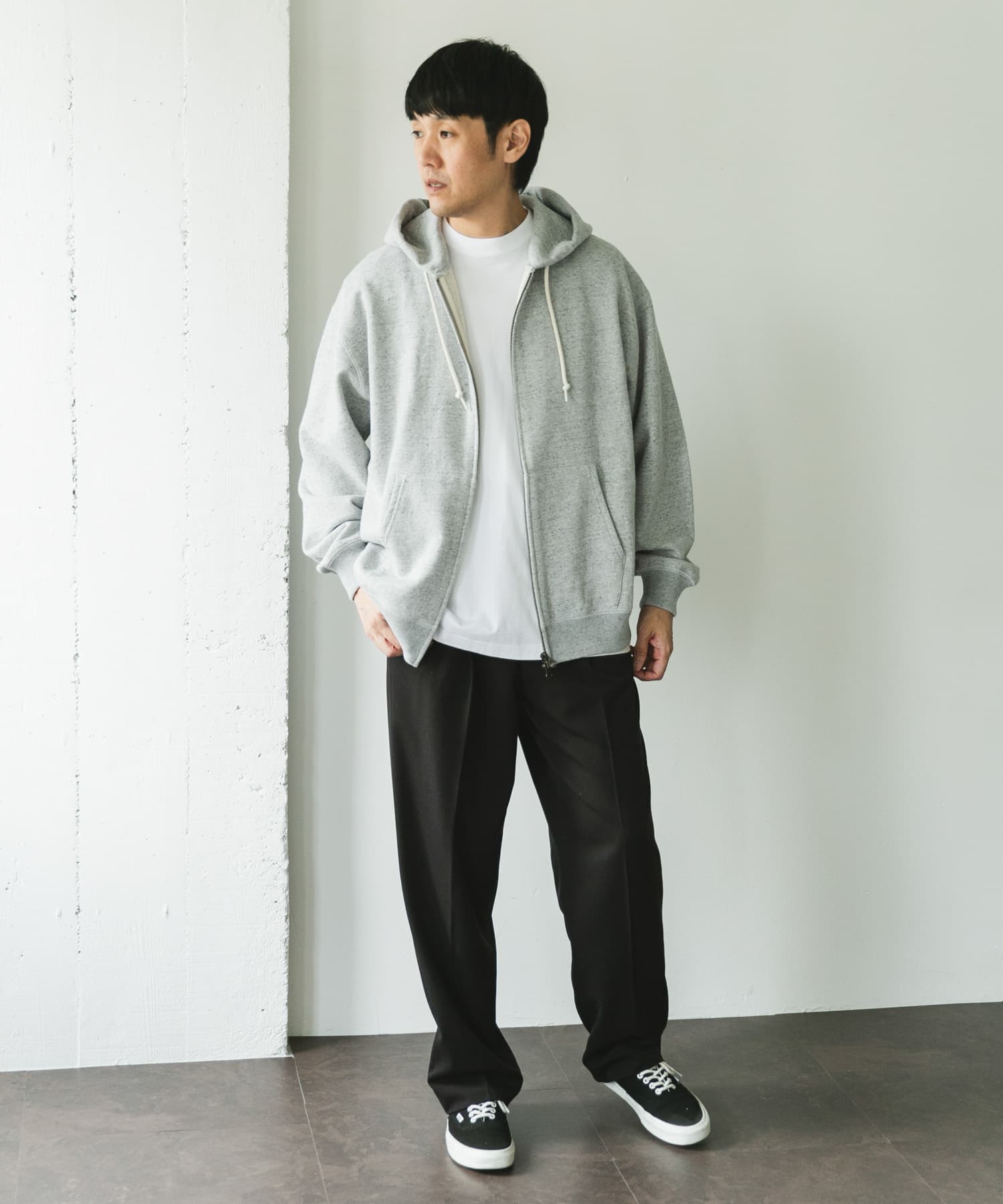 TOP GRAY