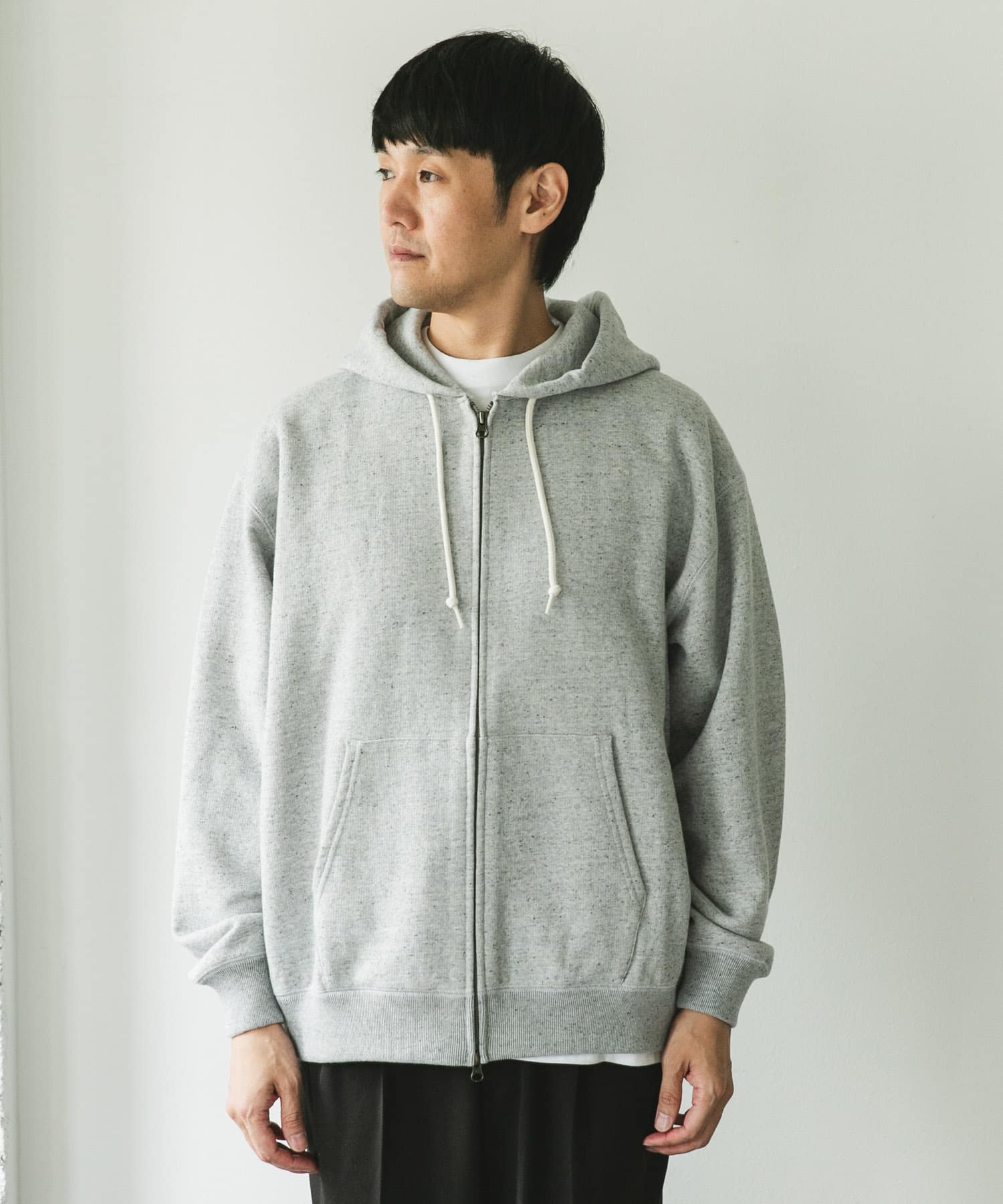 TOP GRAY