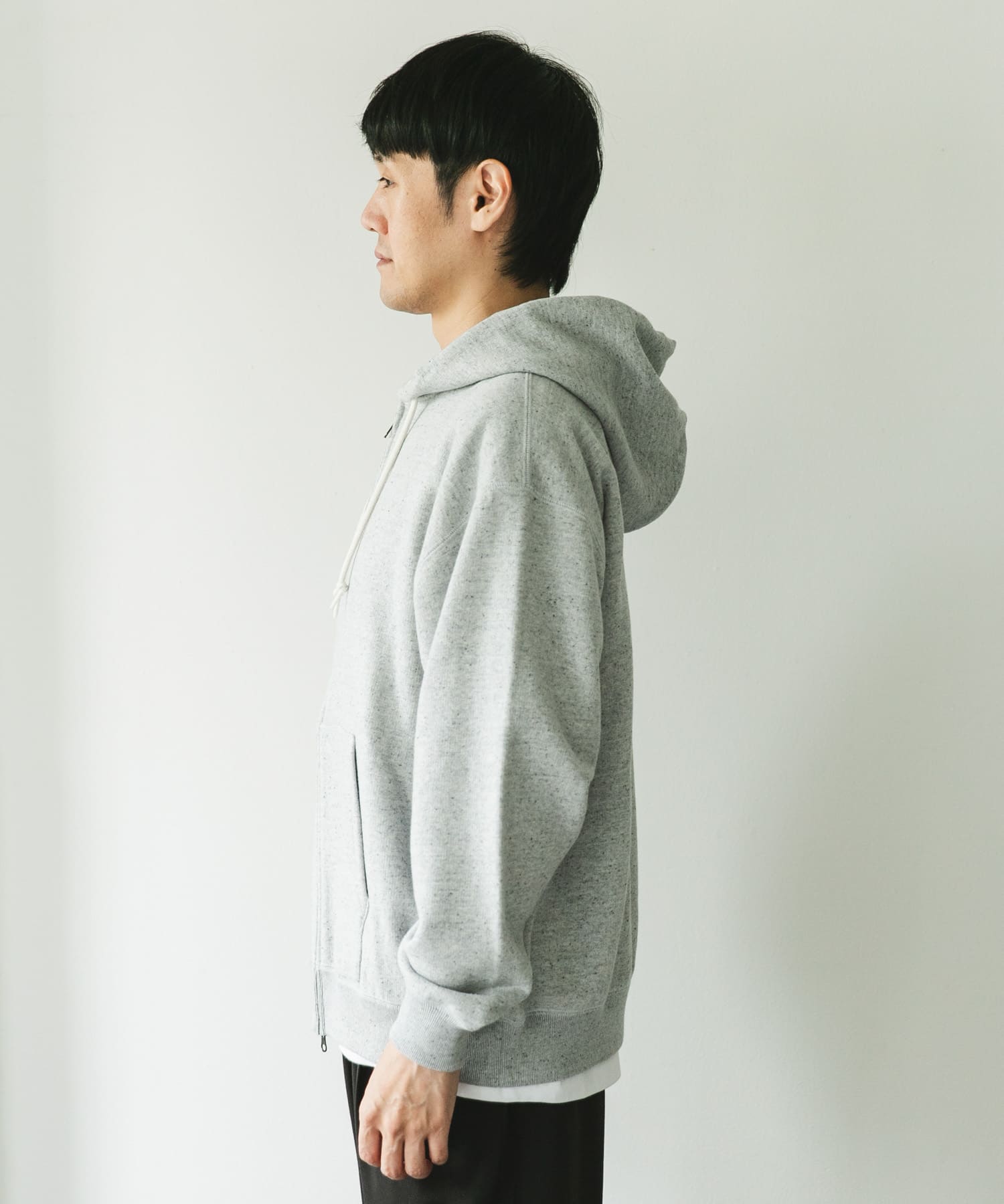 TOP GRAY