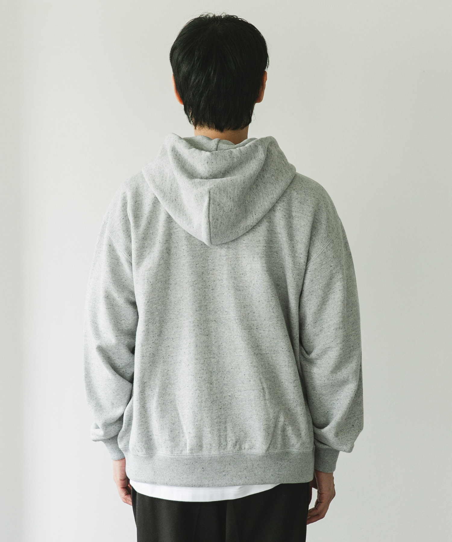 TOP GRAY