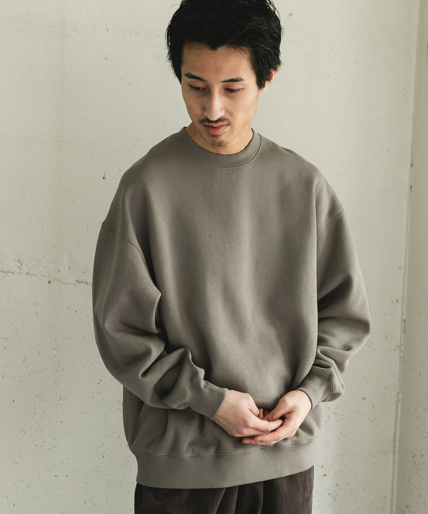 『UR TECH』ピグメントダイ裏起毛スウェット