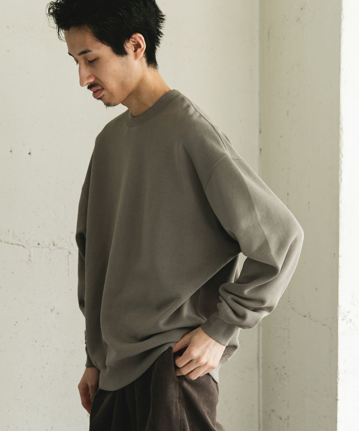 GRAY