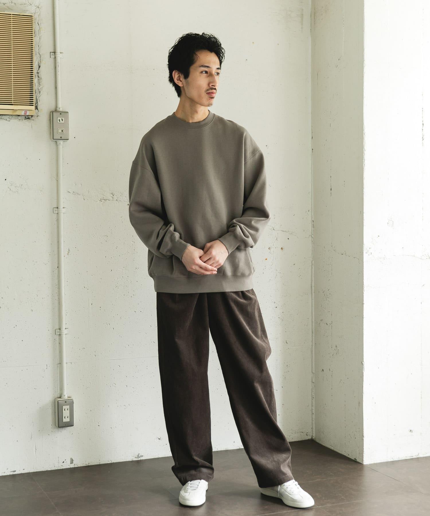 GRAY