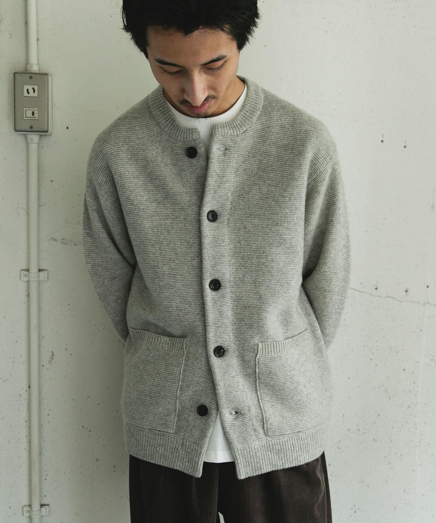 GRAY