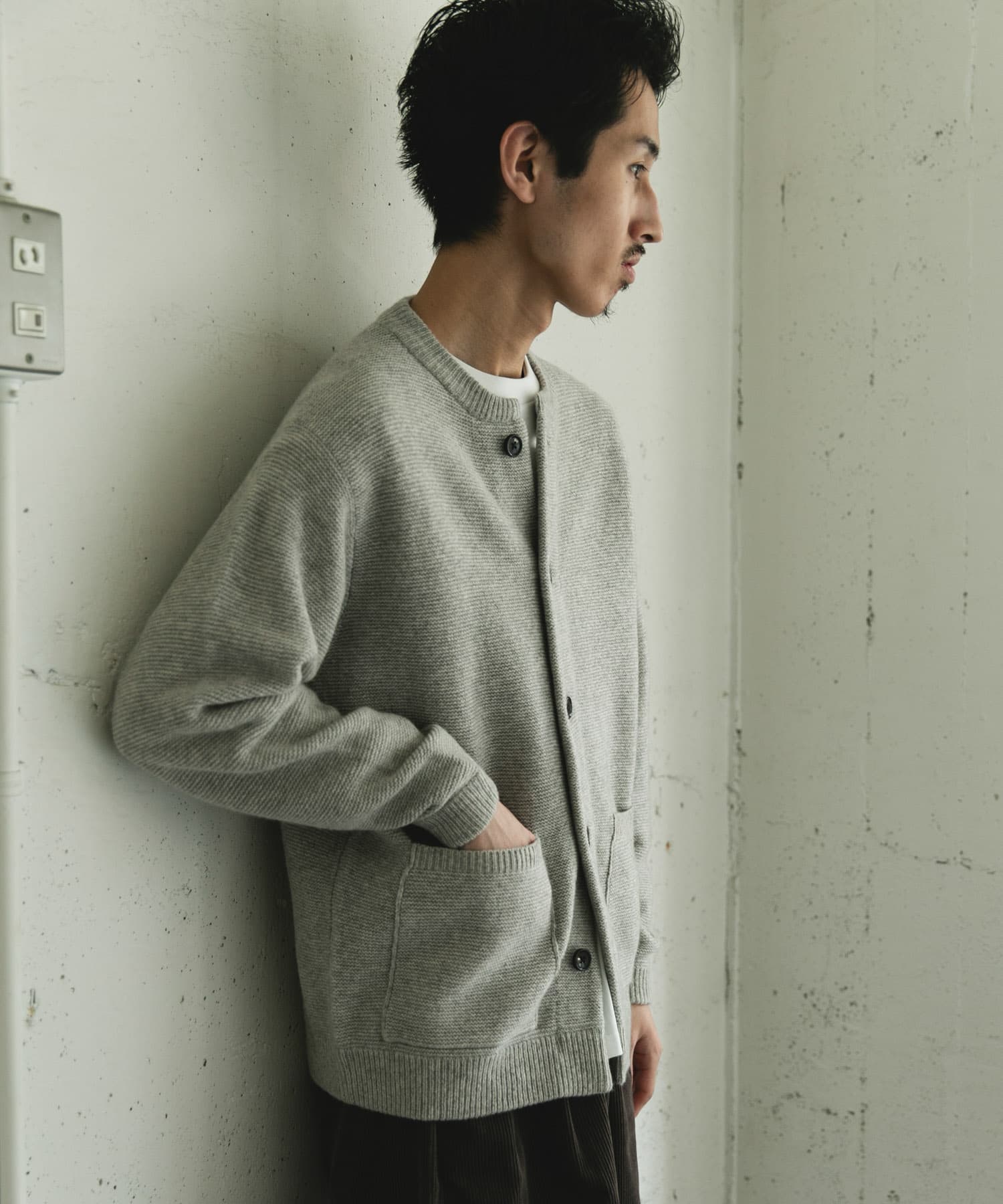 GRAY