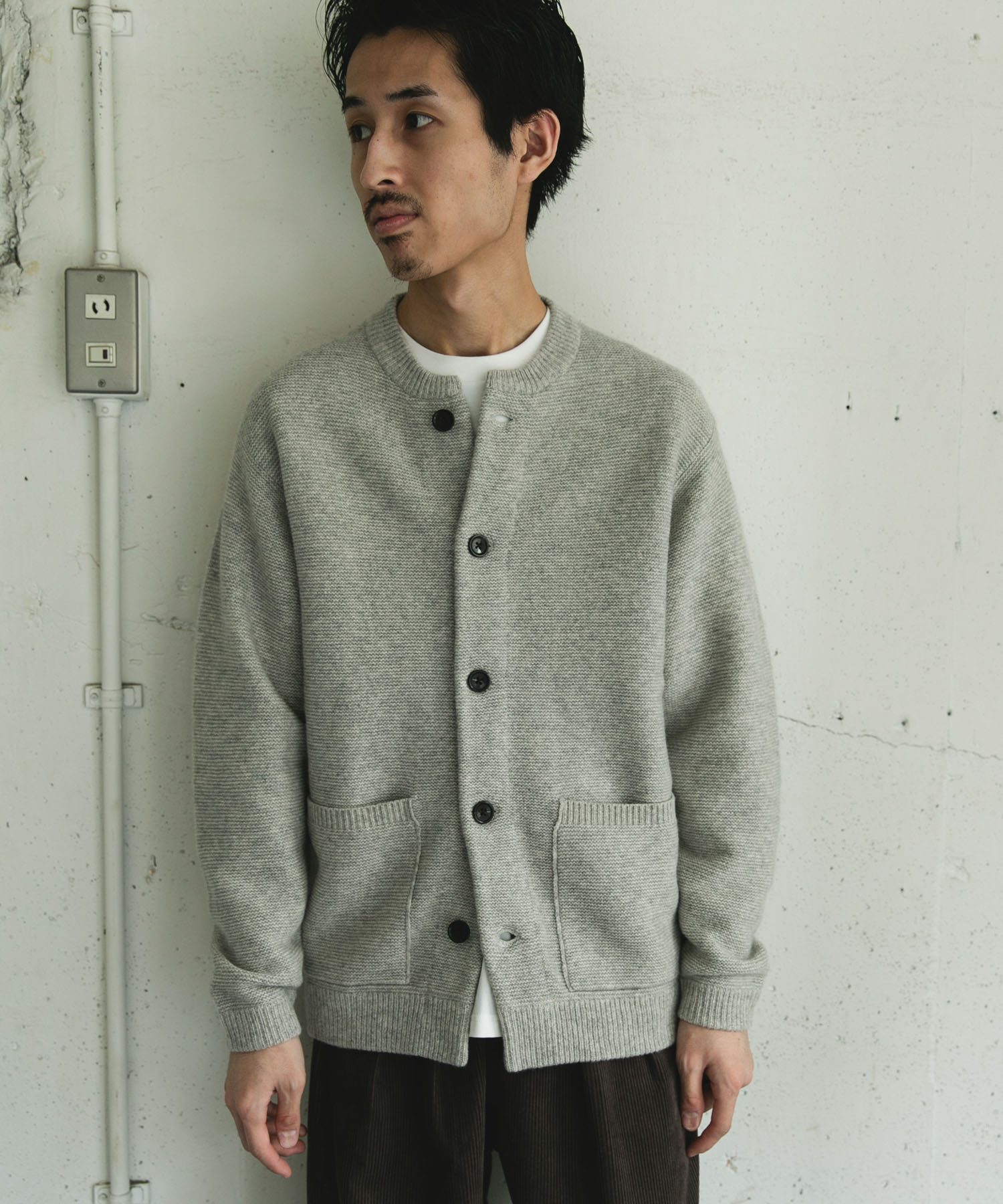GRAY