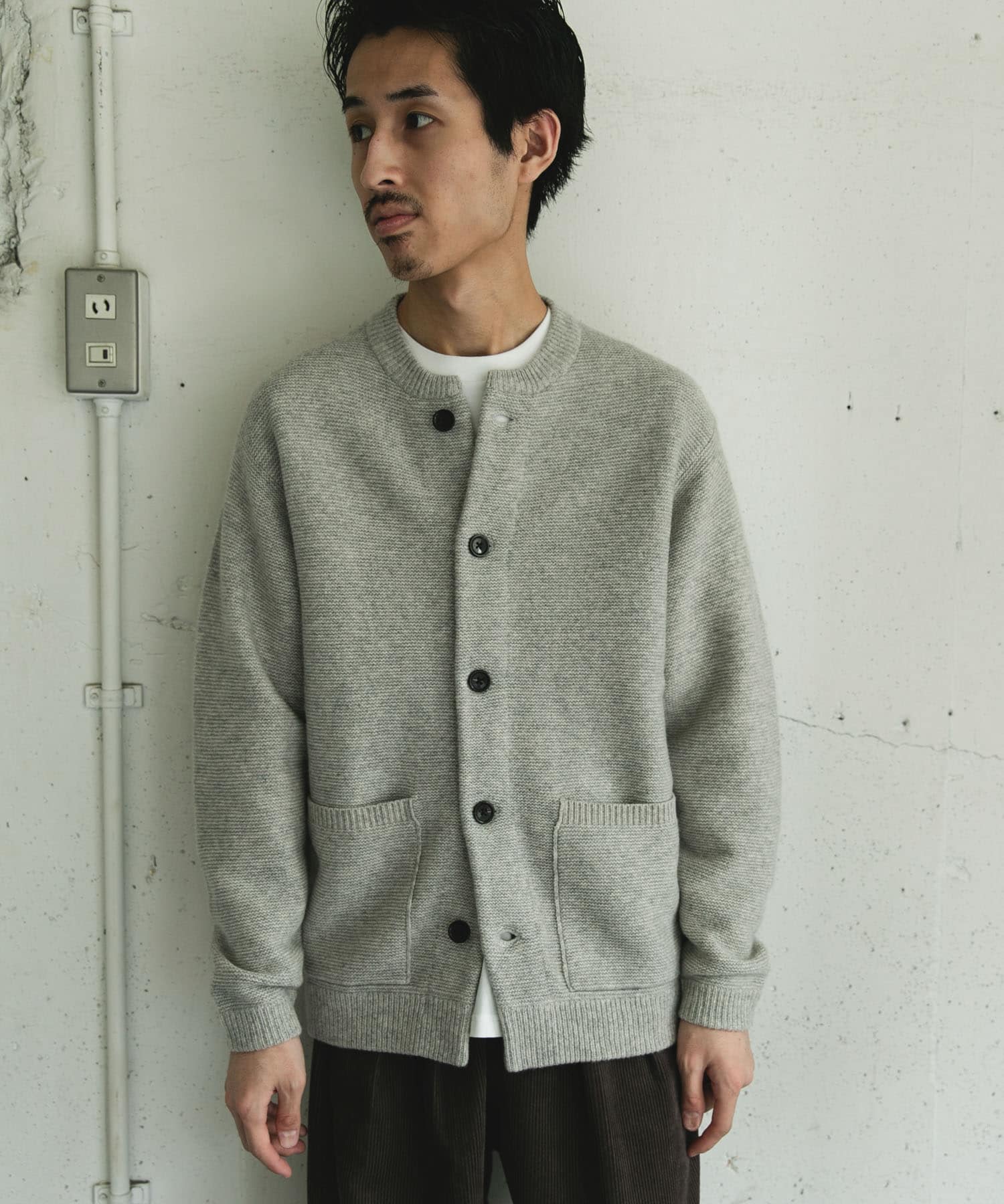 GRAY
