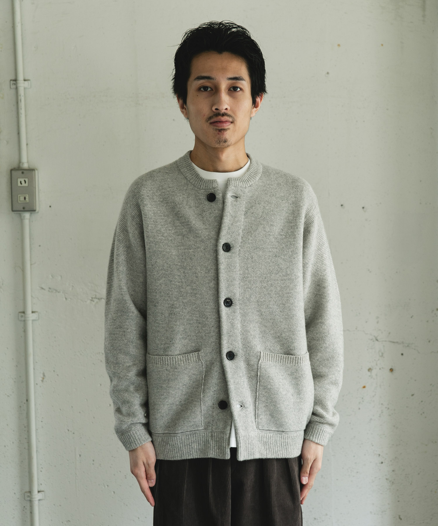 GRAY