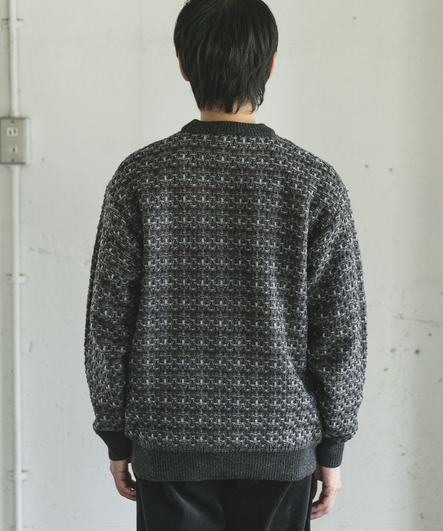 GRAY