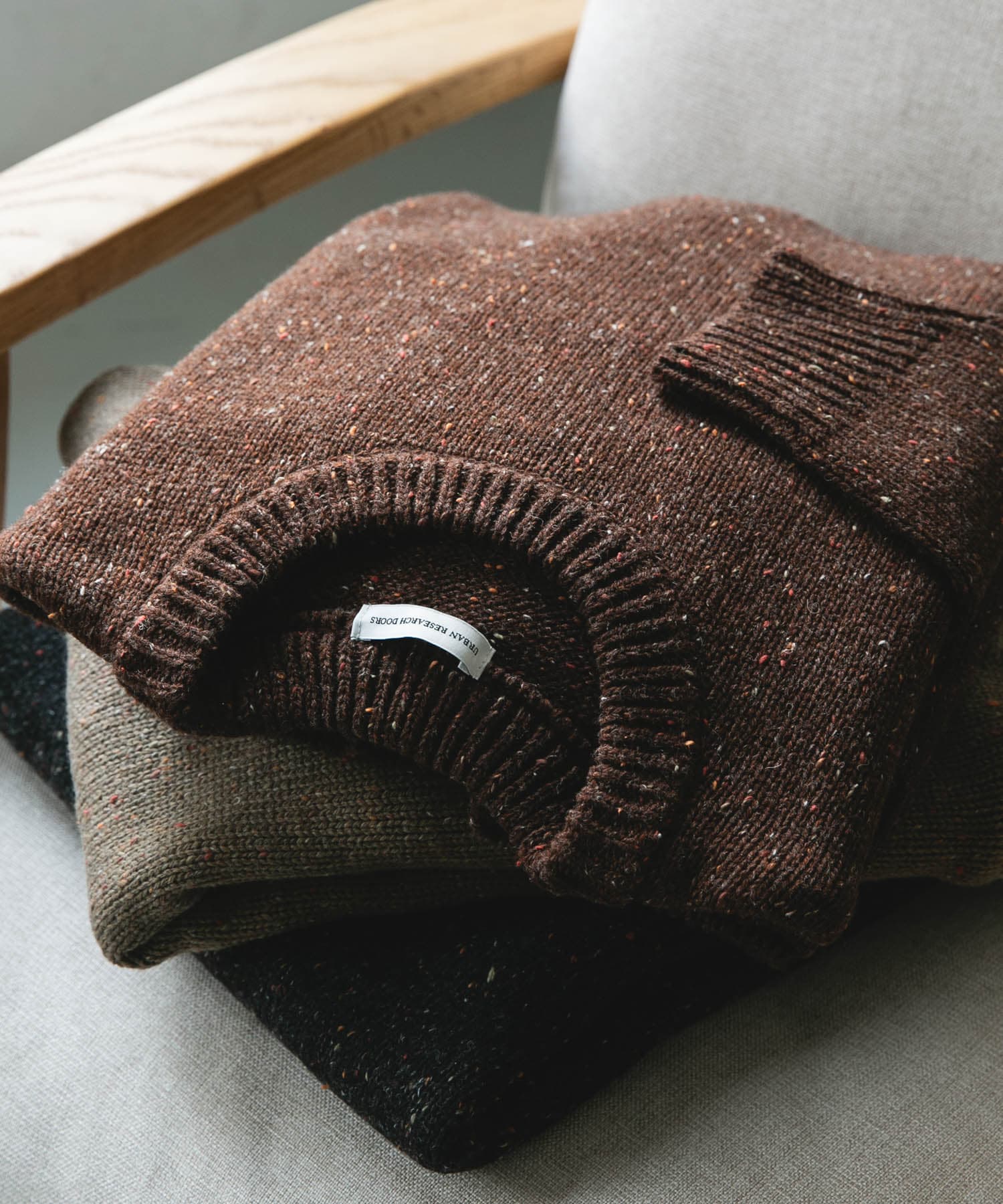 ウールブレンドネップクルーネックニット BROWN M