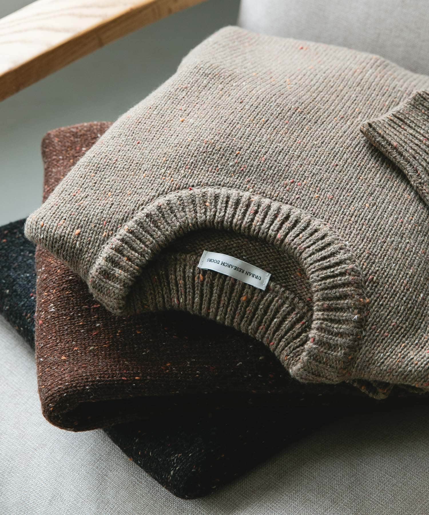 ウールブレンドネップクルーネックニット