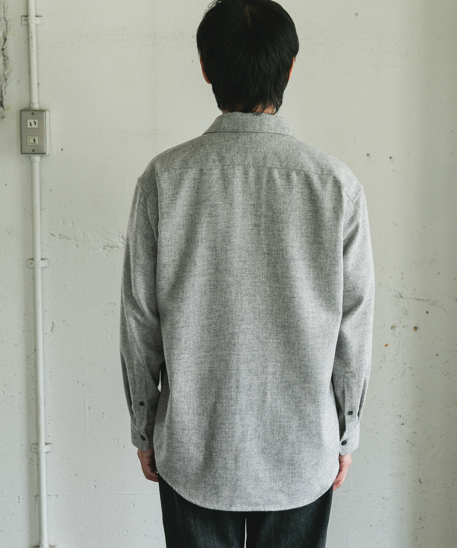 TOP GRAY