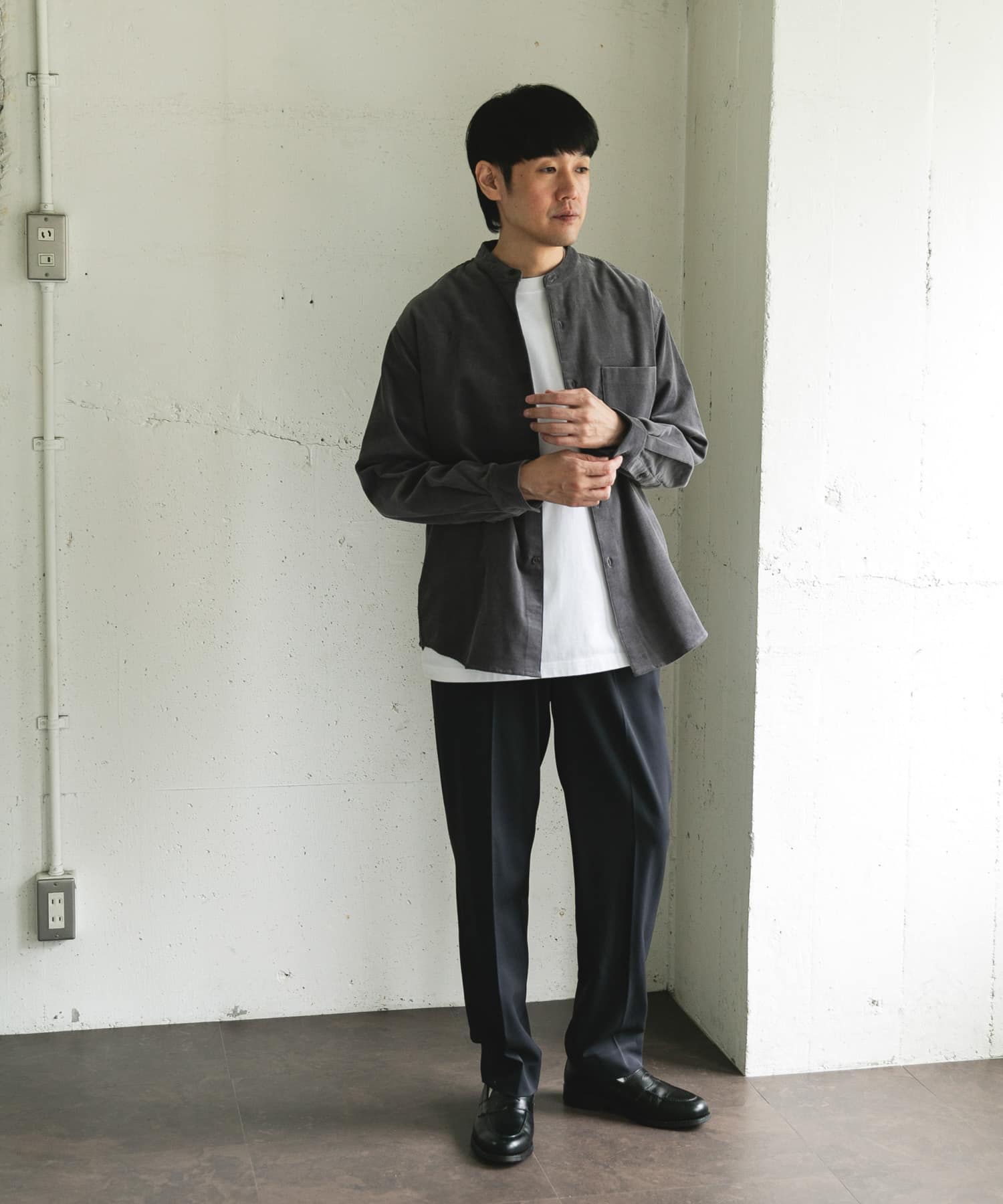 『UR TECH』コーデュロイバンドカラーシャツ CHARCOAL L
