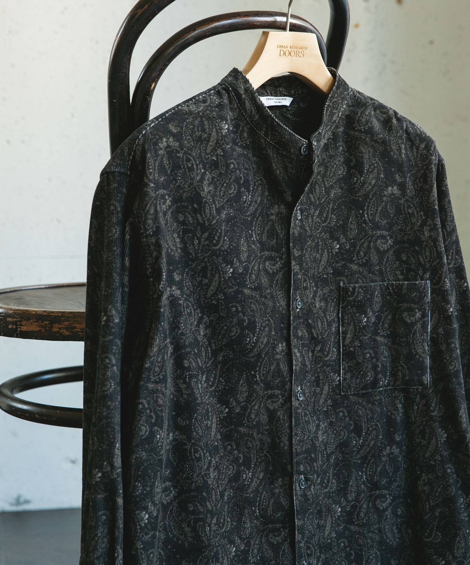 『UR TECH』コーデュロイバンドカラーシャツ PAISLEY M