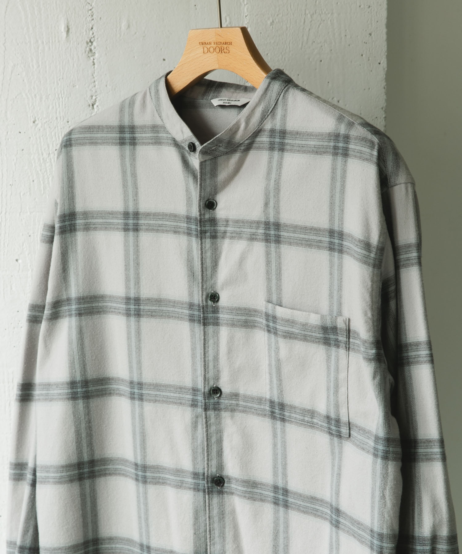 防シワ起毛ネルバンドカラーシャツ